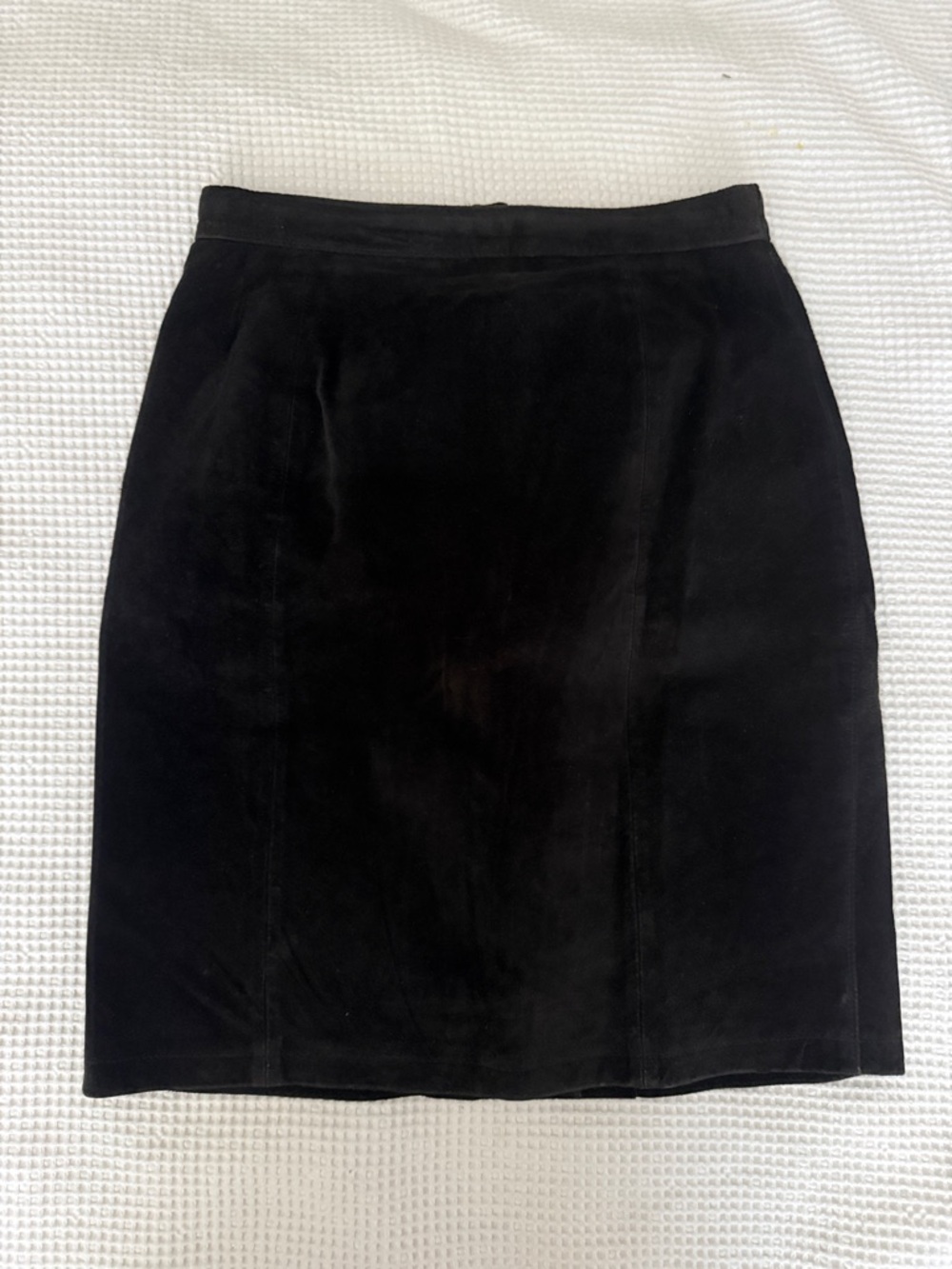 International Leather Collection- Classic Black Suede Pencil Skirt - Size 7/8